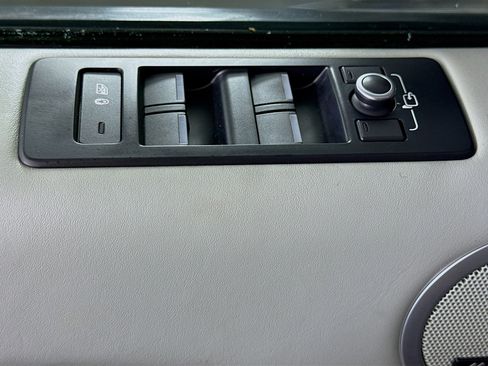 Used 2017 Land Rover Discovery HSE Luxury image 24