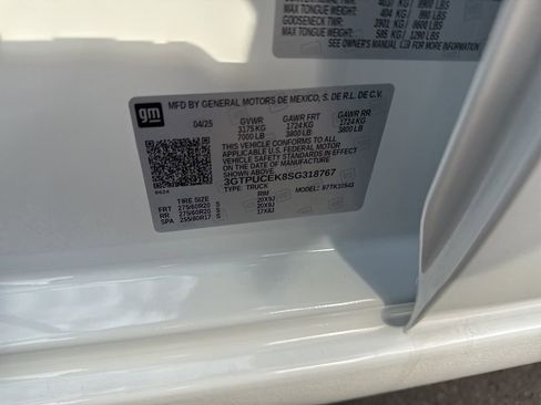 Used 2025 GMC Sierra 1500 Elevation image 40