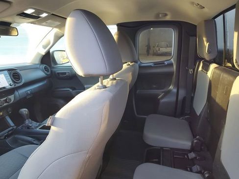 Used 2021 Toyota Tacoma SR w/ SR Convenience Package image 9