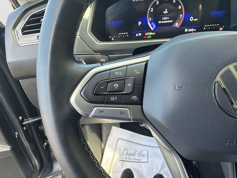Used 2023 Volkswagen Tiguan SE w/ Panoramic Sunroof Package AWD/4WD image 28