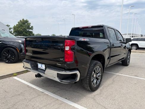 Used 2025 Chevrolet Silverado 1500 LT AWD/4WD image 3