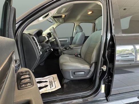Used 2016 RAM 1500 Classic SLT AWD/4WD image 10