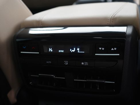 Used 2023 Acura MDX SH-AWD image 16