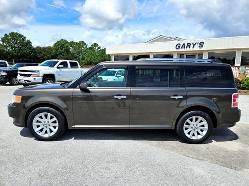 Used 2011 Ford Flex SEL w/ Rapid Spec Order Code image 3