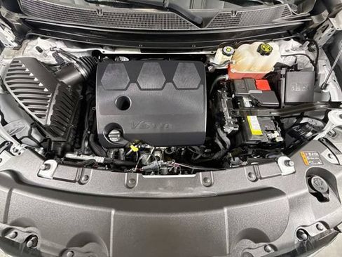 Used 2022 Chevrolet Traverse Premier FWD image 32