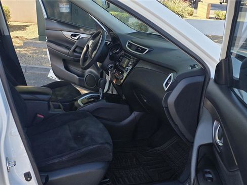 Used 2016 Nissan Rogue S FWD image 15