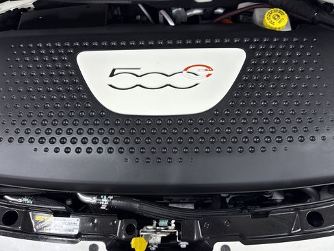 Used 2018 FIAT 500 e image 28