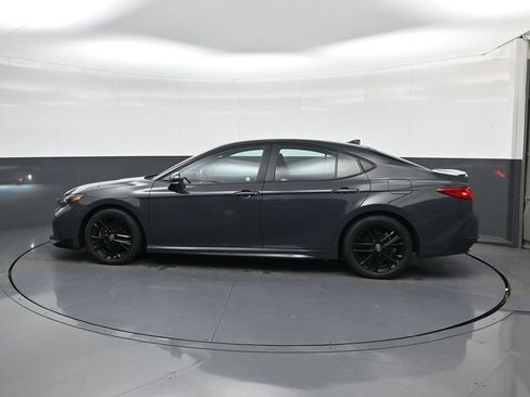 Used 2025 Toyota Camry SE FWD image 5