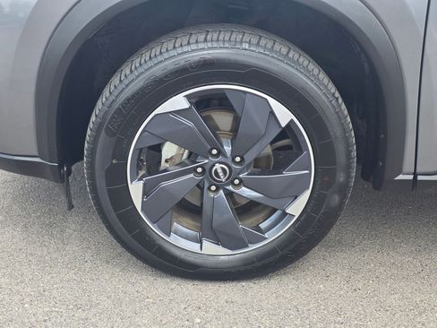 Used 2024 Nissan Rogue SV image 13