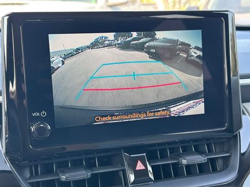 Used 2024 Toyota Corolla Cross LE FWD image 29