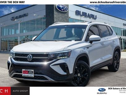 Used 2023 Volkswagen Taos SE w/ Panoramic Sunroof Package