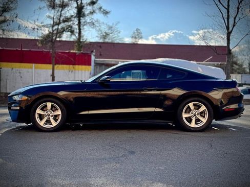 Used 2020 Ford Mustang Coupe image 4