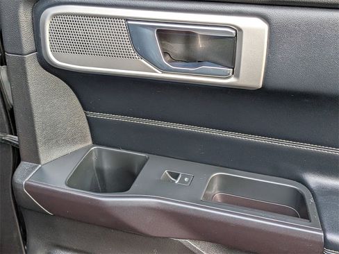 Used 2020 Ford Explorer Limited image 21