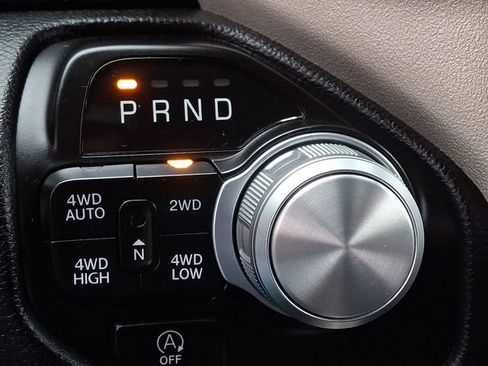 Used 2022 RAM 1500 Laramie AWD/4WD image 16