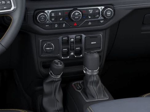 New 2025 Jeep Wrangler Unlimited Sahara w/ Technology Group AWD/4WD image 24