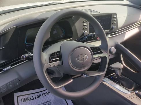 Certified 2026 Hyundai Elantra SE FWD image 13