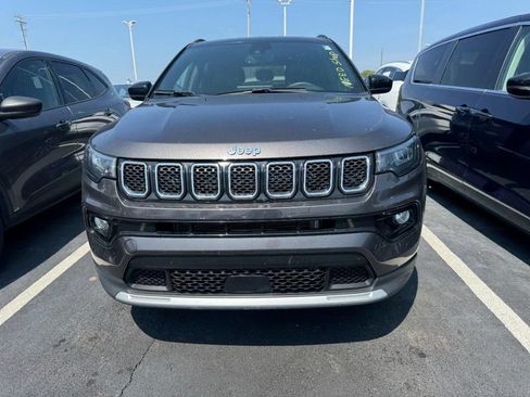 Used 2024 Jeep Compass Limited AWD/4WD image 2