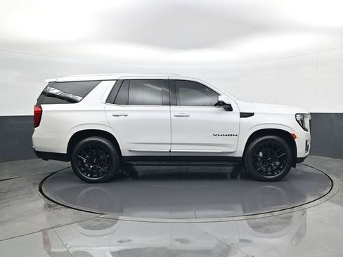 Used 2022 GMC Yukon SLT w/ SLT Luxury Package image 4