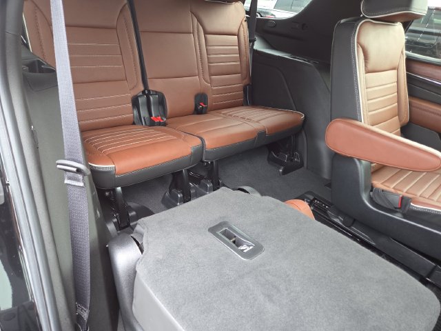 Used 2024 GMC Yukon Denali Ultimate AWD/4WD image 27