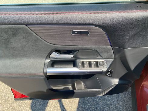 Used 2022 Mercedes-Benz GLA 250 4MATIC image 11