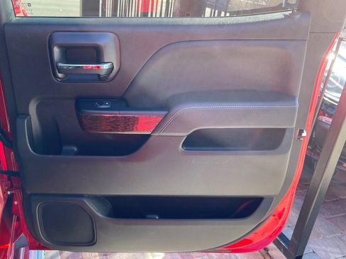 Used 2018 GMC Sierra 1500 SLT image 32