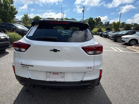 Used 2023 Chevrolet TrailBlazer RS w/ Sun and Liftgate Package FWD image 9
