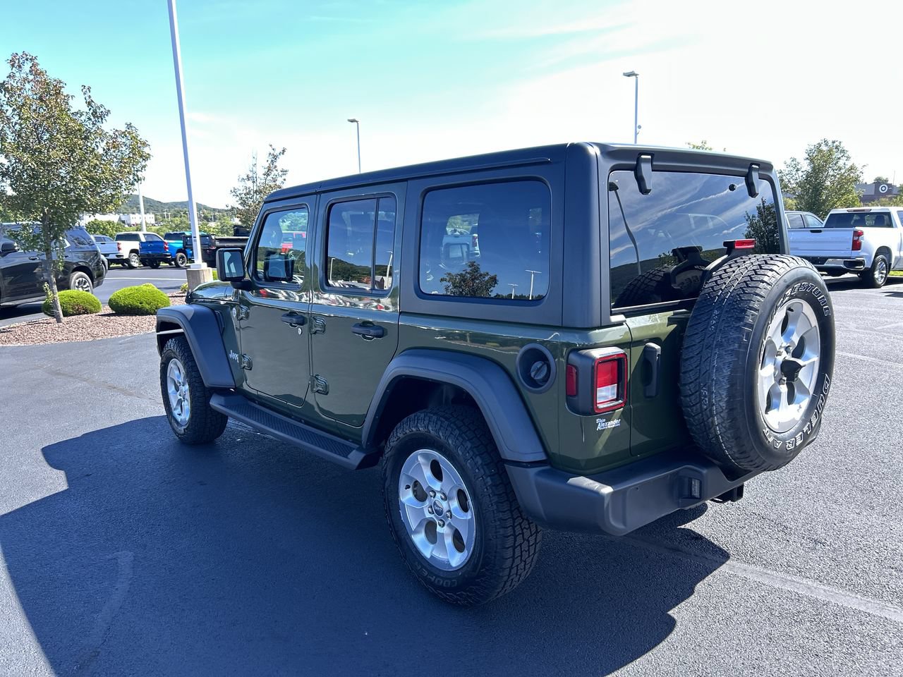 Used 2021 Jeep Wrangler Unlimited Sport AWD/4WD image 5