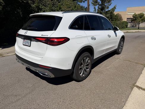 Used 2023 Mercedes-Benz GLC 300 4MATIC image 5