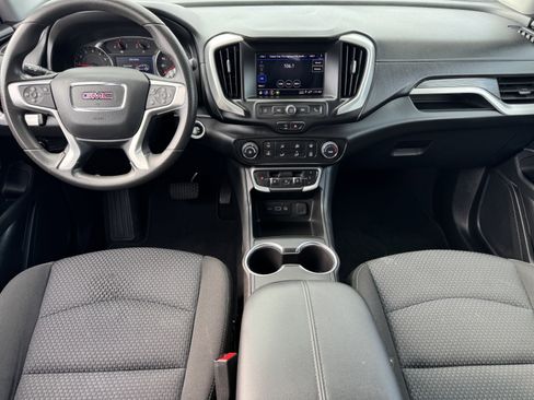 Used 2022 GMC Terrain SLE w/ Elevation Edition image 17