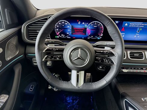 Used 2024 Mercedes-Benz GLS 450 4MATIC image 11