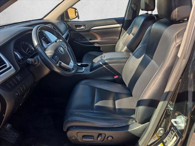 Used 2016 Toyota Highlander XLE FWD image 14