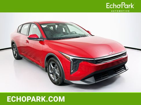 Used 2025 Kia K4 LXS FWD image 1