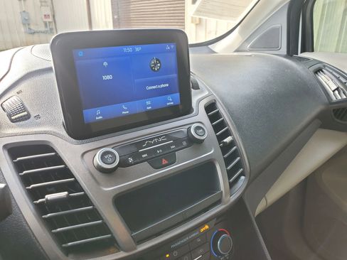 Used 2021 Ford Transit Connect XLT image 34