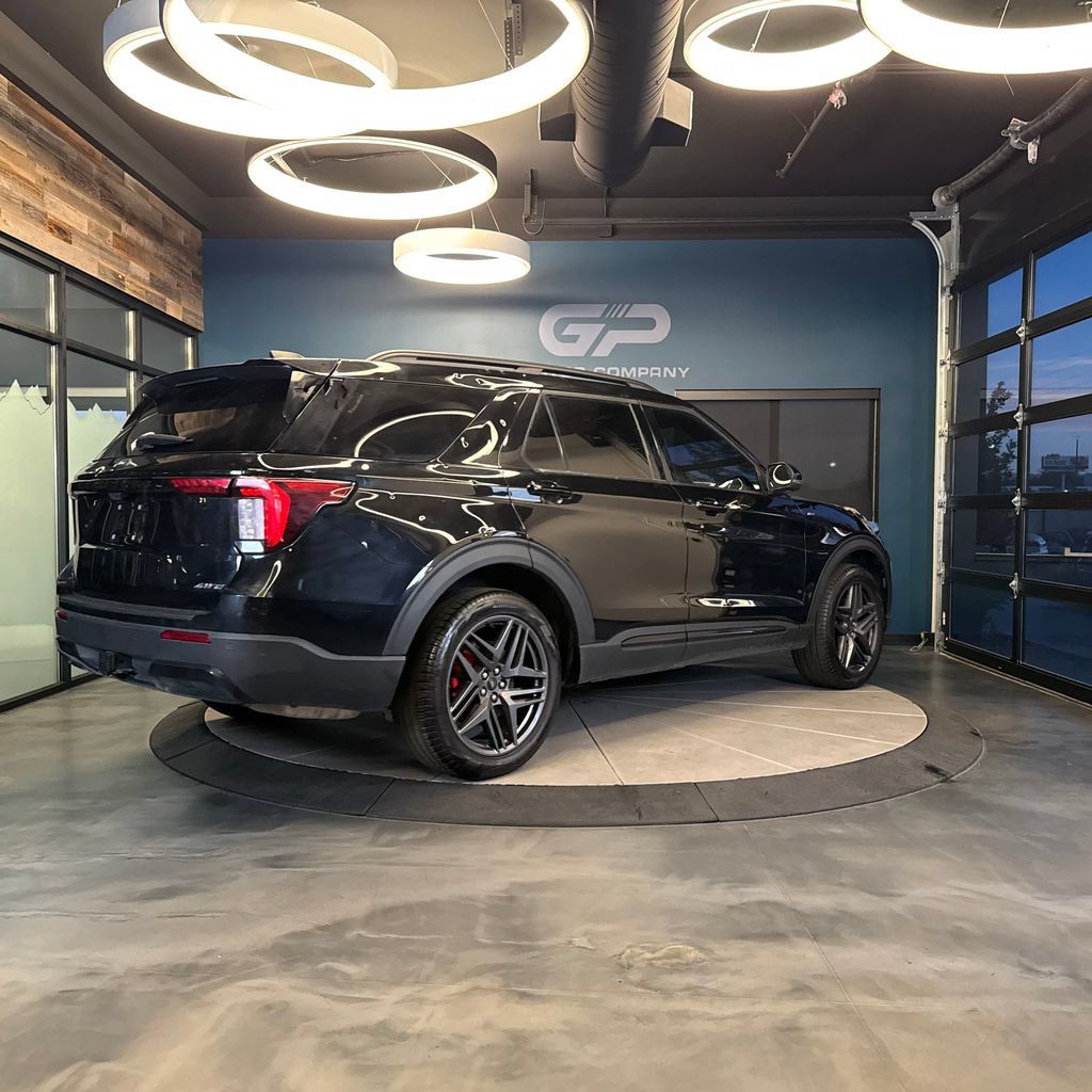 Used 2025 Ford Explorer ST-Line w/ Premium Package AWD/4WD image 3