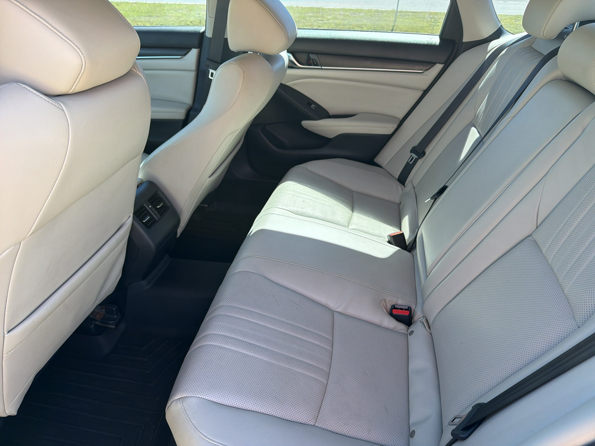 Used 2018 Honda Accord EX-L image 16