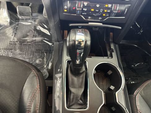 Used 2018 Ford Explorer XLT w/ Equipment Group 202A AWD/4WD image 18