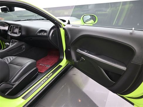 Used 2019 Dodge Challenger SRT Hellcat image 16