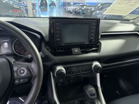 Used 2021 Toyota RAV4 LE FWD image 20