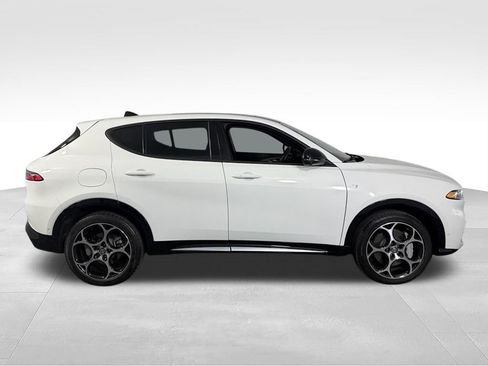 Used 2024 Alfa Romeo Tonale Ti AWD/4WD image 6