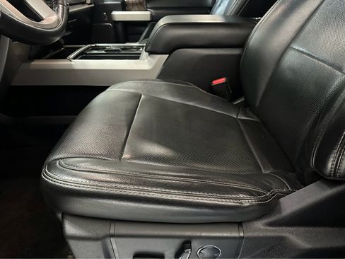 Certified 2017 Ford F350 Lariat w/ Chrome Package image 19