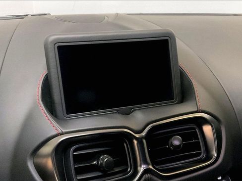 Used 2021 Aston Martin V8 Vantage Base image 11