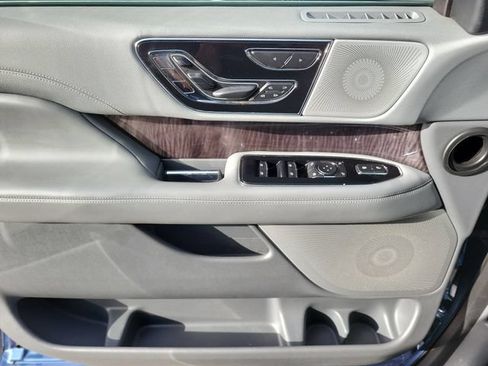 Used 2018 Lincoln Navigator L Reserve AWD/4WD image 16