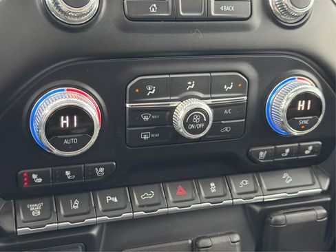 Used 2020 GMC Sierra 2500 AT4 image 42