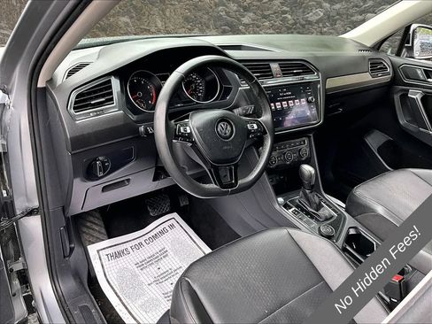 Used 2020 Volkswagen Tiguan SE w/ Panoramic Sunroof Package AWD/4WD image 12