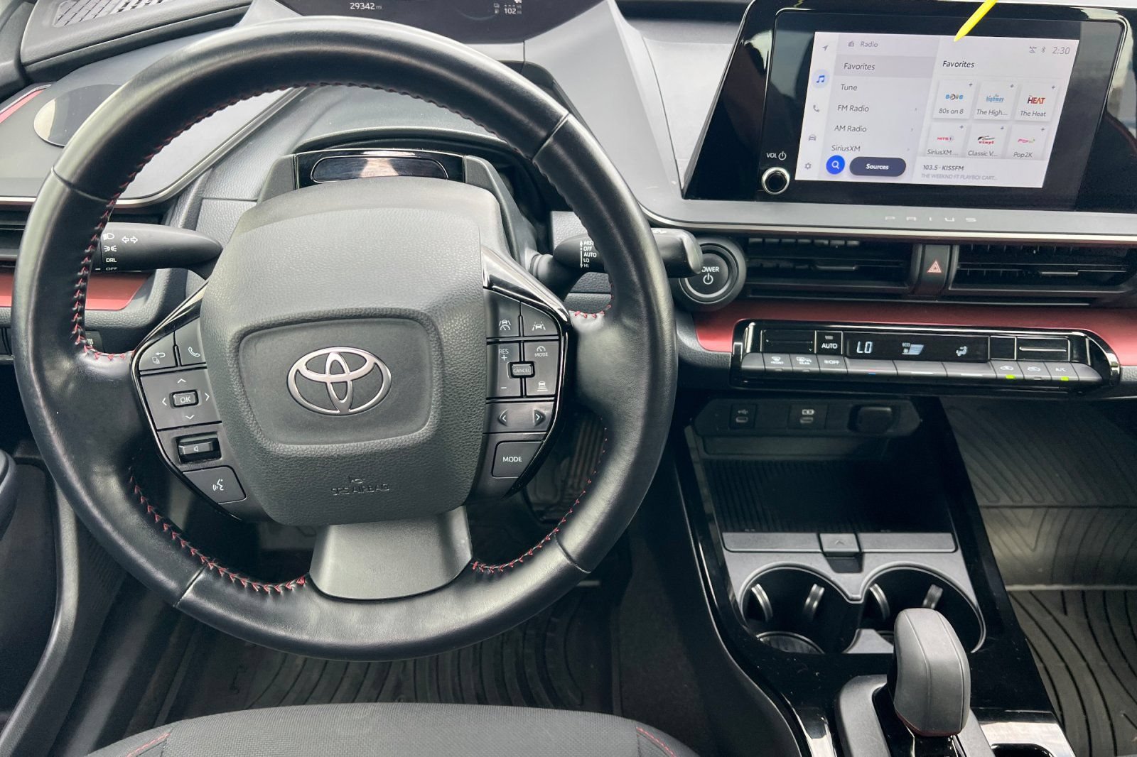 Used 2024 Toyota Prius Prime FWD image 11