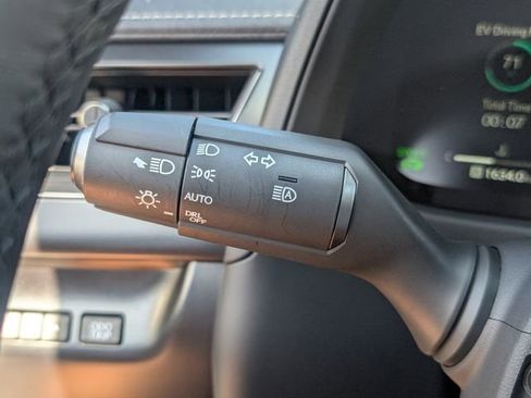 Used 2025 Lexus UX 300h FWD w/ Accessory Package (Z2) image 29