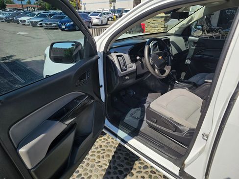 Used 2020 Chevrolet Colorado W/T w/ WT Convenience Package RWD image 9
