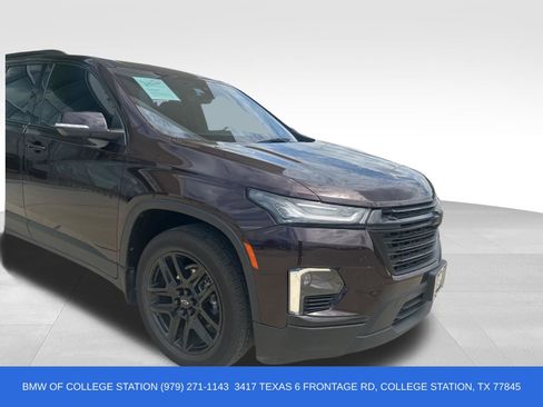 Used 2022 Chevrolet Traverse LT image 13