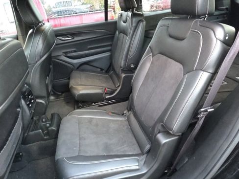 Certified 2024 Jeep Grand Cherokee L Laredo image 5