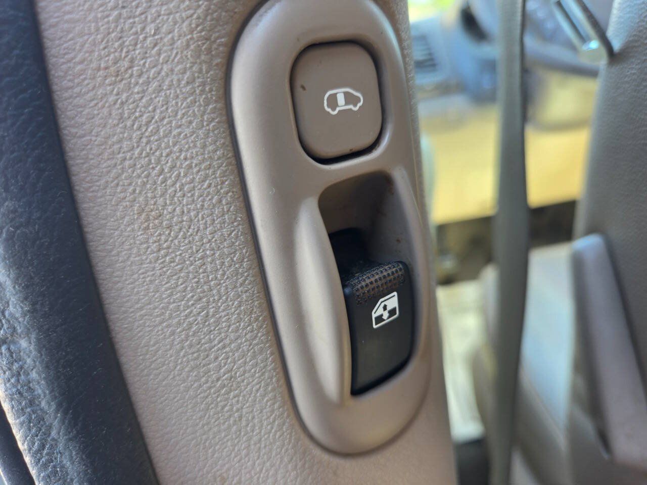 Used 2012 Kia Sedona EX w/ Luxury Pkg FWD image 21